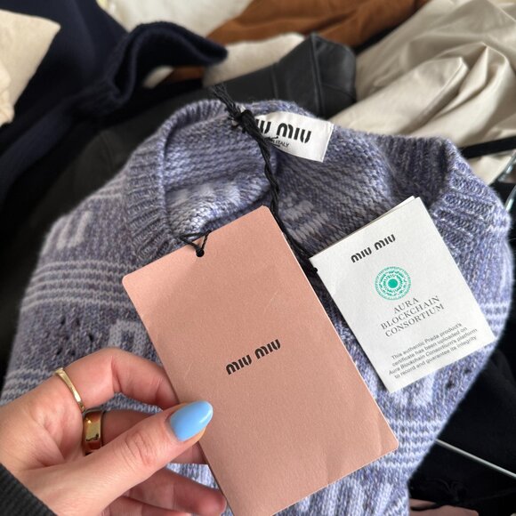 NWT Miu Miu Logo Intarsia Knit Shift Mini Dress Purple Cashmere Crew Neck Sz 38 - Picture 3 of 9